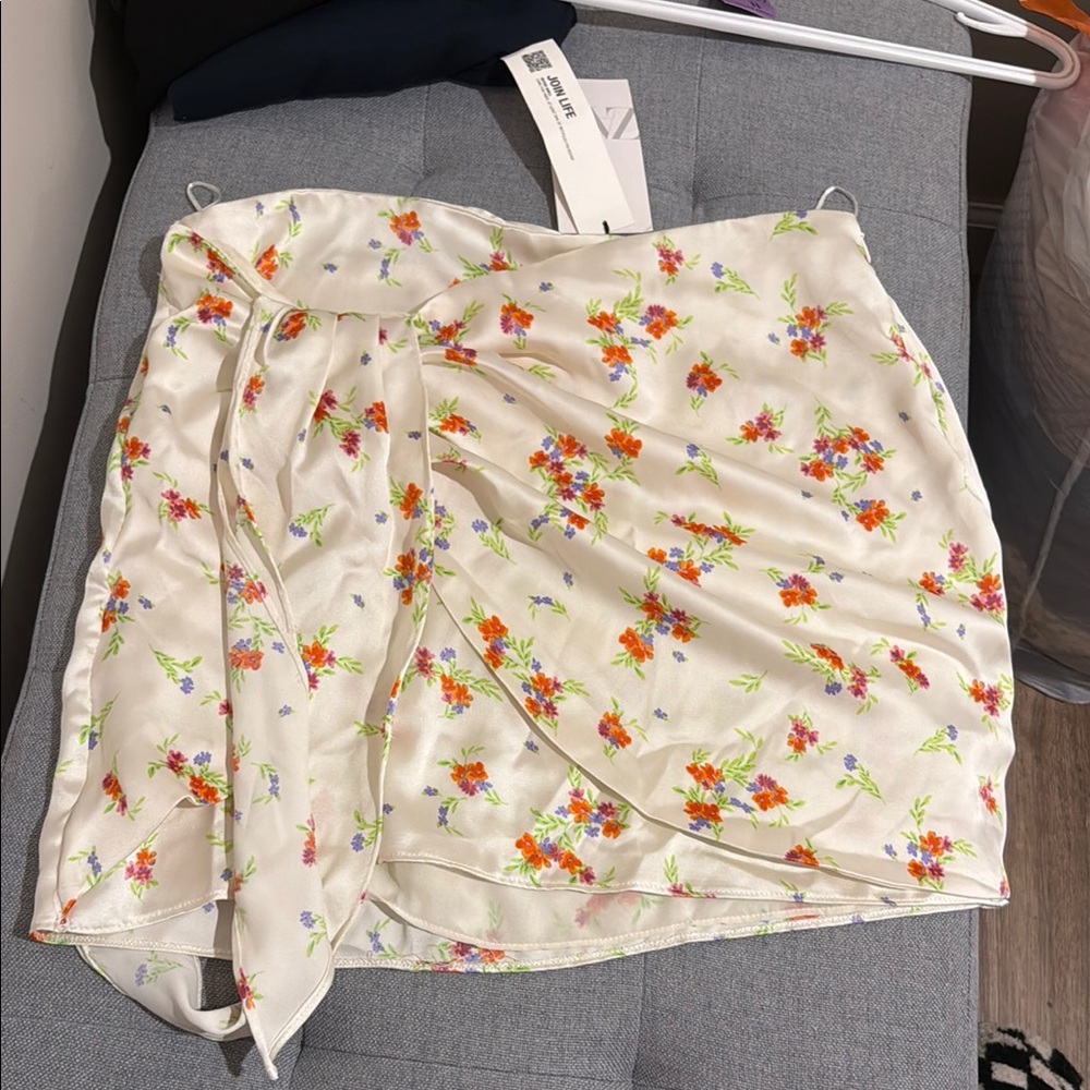 Zara Cream Floral Skirt